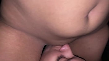 Le follo el coño a mi madrastra a ver que esta sola en casa