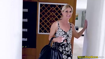 Lets see can he satisfy his experienced stepmothers milf pussy