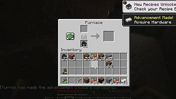 Minecraftero rompe su pico 2 veces en la mina