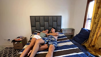 Morena caliente viene a chupar y cabalga mi polla