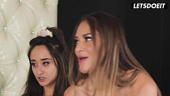 Isabella nice scarlett sage & gizelle blanco lesbian fun between roommates a girl knows