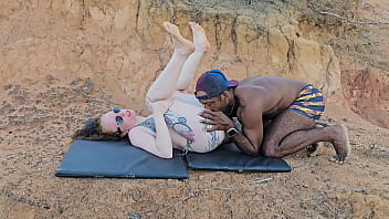 Mim levou pra sair e comeu cu e gosou dentro