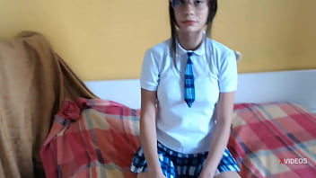 Scho0lgirl sucks her cock for the first time