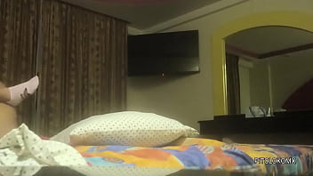 Saco a colegiala tetona de la escuela para ponerla a chupar y coger como locos