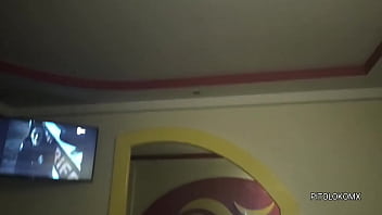 Saco a colegiala tetona de la escuela para ponerla a chupar y coger como locos