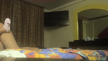 Saco a colegiala tetona de la escuela para ponerla a chupar y coger como locos