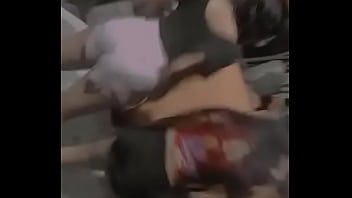 Novinhas rebolando mostrando a rabiola grande