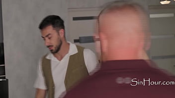 Blonde has an appetite for both her holes being stuffed simultaneously every weekend