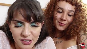 Boquete duplo com minha amiga ruivinha