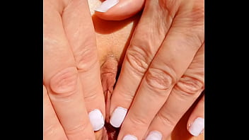 Pussy massage and spread