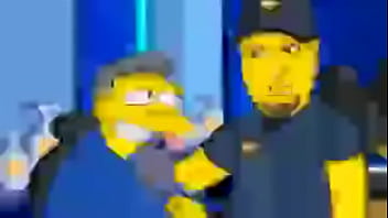 Homer simpson recibe un corte de pelo