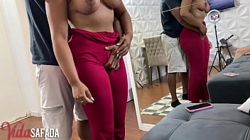 Perdi uma aposta e minha esposa transou com o amigo novinho dela na minha frente Perdi uma aposta e minha esposa transou com o amigo novinho dela na minha frente