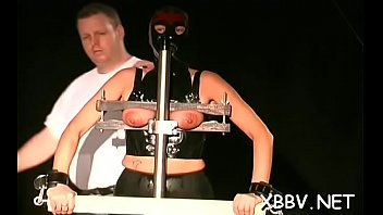 Playsome honey fingers her love tunnel