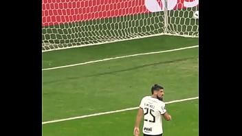 Arrasca transando com a zaga do corinthians