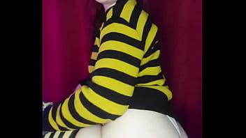 Tu hermanastra se calienta con tus nudes y va por vos con el plug con el culo roleplay argentina p2