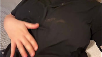 My pussy’s throbbing for you ready to make it sing