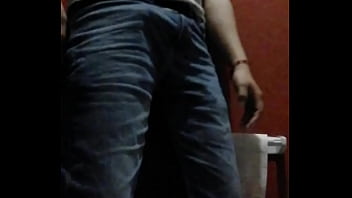 Rico jovencito masturbandose