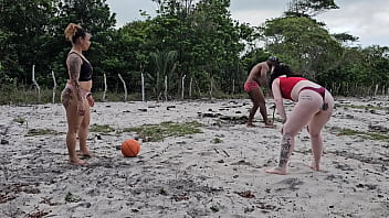 Batendo bola no capinho com meu vizinho perdemos o cusinho