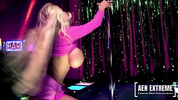 Bimbo pornstar danielle derek loves the stripper life in face party