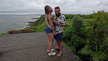 Menage em pú eu comendo a buceta da amiga enquanto nicoly tirou o leitinho do cara