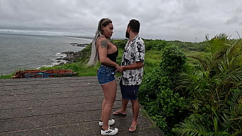 Menage em pú eu comendo a buceta da amiga enquanto nicoly tirou o leitinho do cara