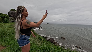 Menage em pú eu comendo a buceta da amiga enquanto nicoly tirou o leitinho do cara