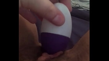 Quick rub with vibrator wet masturbation
