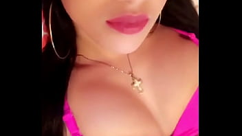 Chica chupando consolador