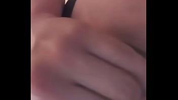 Siririca da novinha carol ortiz