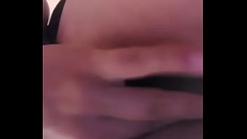 Siririca da novinha carol ortiz