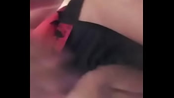 Siririca da novinha carol ortiz