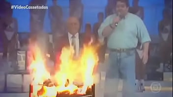 Gordao saliente pegando fogo