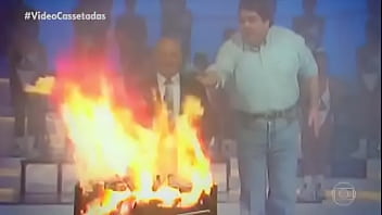 Gordao saliente pegando fogo