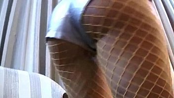 Filipina dancer rory show off her moves