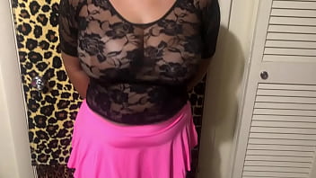 Super sexy big boob babe