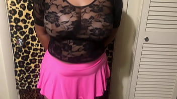 Super sexy big boob babe