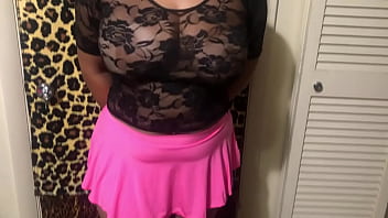 Super sexy big boob babe