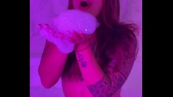 Aluguei um quarto de motel e aproveitei ele sozinha junto com vocês