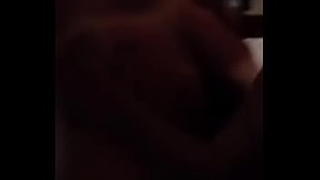 Aline dando e marido filmando