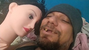 Chupando minha boneca