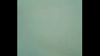 Safada tomando banho