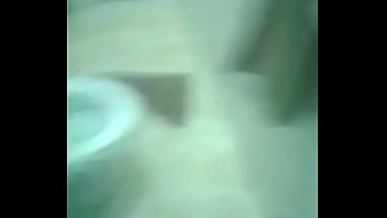 Safada tomando banho