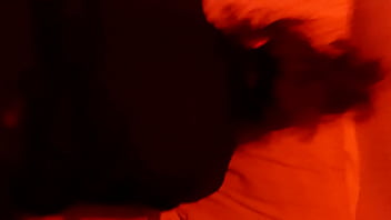 Mira como pegan mis huevos con sus nalgas