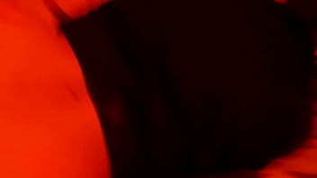 Mira como pegan mis huevos con sus nalgas