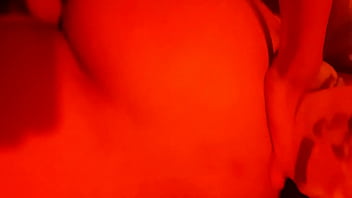 Mira como pegan mis huevos con sus nalgas