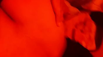 Mira como pegan mis huevos con sus nalgas