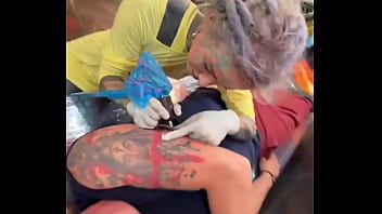 Tattooing jason steel ️ what’s your favorite tattooing experience #tattoosession #jasonsteel #inkedartistry