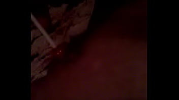 Botando pirulito na buceta