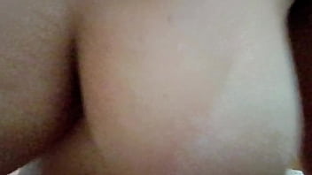 A vaqueira brasileira com grandes seios naturais que saltam e hipnotizam – um encontro pov amador morena cowgirl