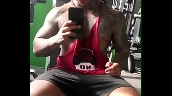 Entrenandodime que te gustaria verme hacer en el gimnasio